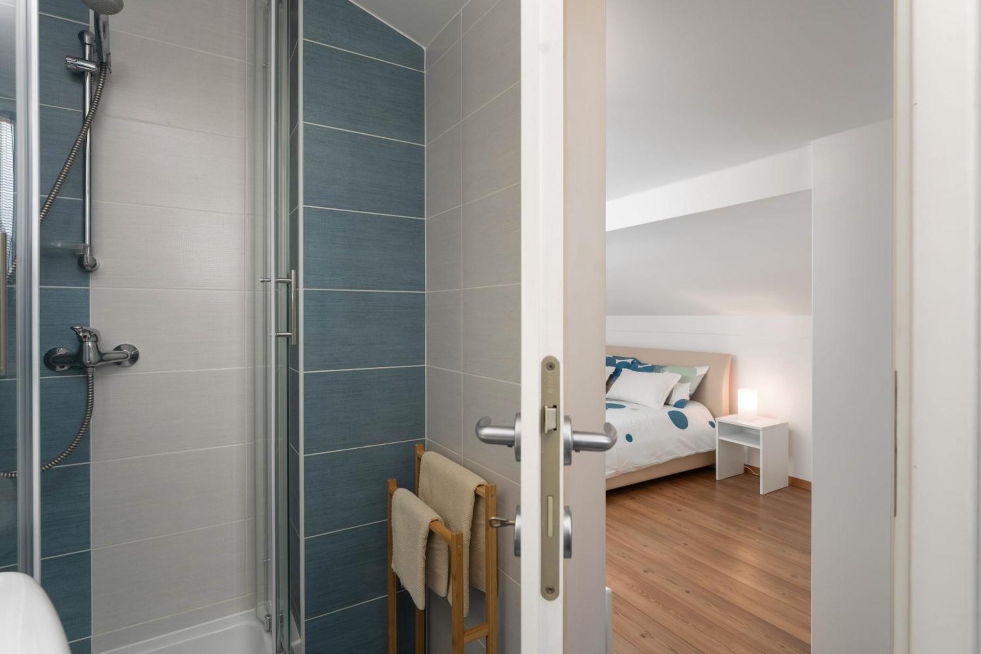 Degrassi Square Apartments (Adults Only) Vrsar Exteriör bild